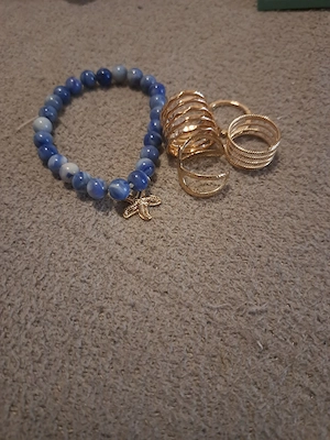 schmuck armband und ringe 