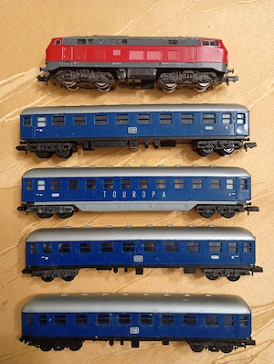Diesellok Spur N .. Analog..mit geb.wagons lok wie neu..