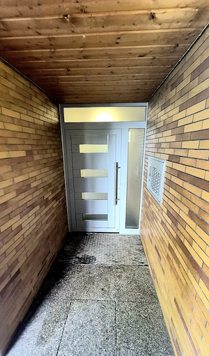 VON PRIVAT & PROVISIONSFREI: Renovierte 3-Zimmer-Wohnung (81 m ) nahe Böblingen!