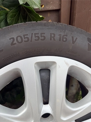 Opel Astra Sommerräder mit Radkappen 