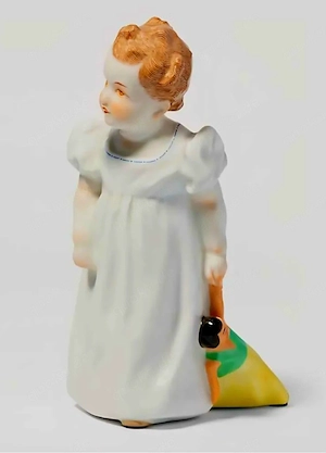 Meissen Hentschelkind mit Puppe