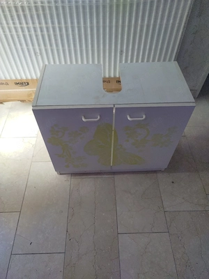 Waschbeckenunterschrank 