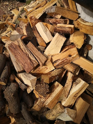 Laubholz kaminholz Brennholz Feuerholz Ofenfertig 