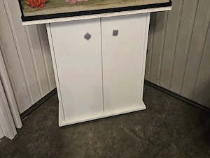 Aquarium Schrank zuverschenken 