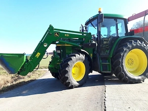 John Deere 6310 mit Frontlader