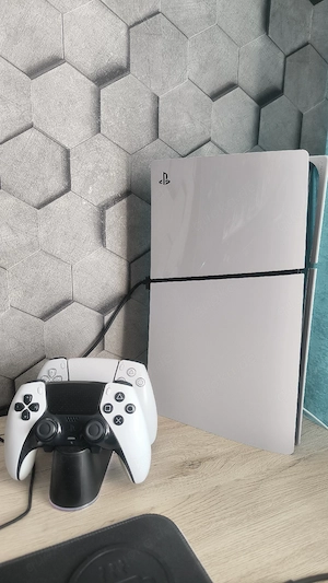 Ps5 Slim 825 GB 2 Controller 