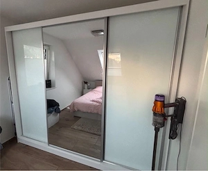 Moderner Schiebetürenschrank