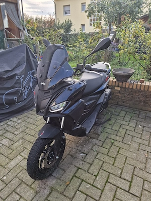 aprilia sr gt 200