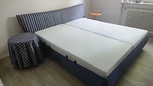 gebrauchtes Schlafzimmerbett mit Bettkasten u. Lattenrost