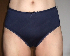 Slip dunkelblau getragen