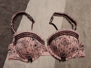 New Yorker BH 75A   rosa Blumen- und Vogelmotiv mit Spitze
