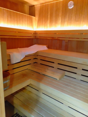 Netter Unternehmer sucht Massage+ nach Sauna. TG