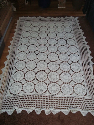 Häkeltischdecke-Handarbeit