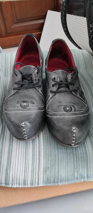 Schuhe von Tigers Größe 37