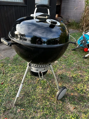 Weber 56 Holzkohle Grill inkl Anzündkamin