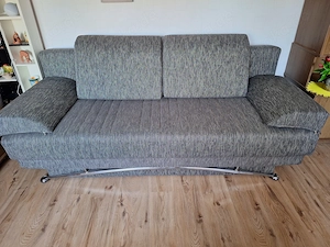 Tagsüber Sofa, nachts Gästebett   gepflegte Schlafcouch für 199  