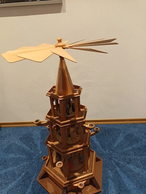 Weihnachtspyramide aus Holz