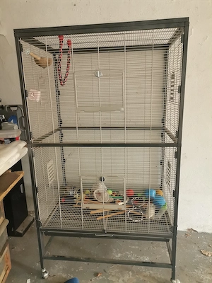 Vogelvoljaere abzugeben. Neuwertig 