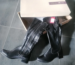 TOP Qualität Tragekomfort: NEUE Clarks Damen Lederstiefel schwarz