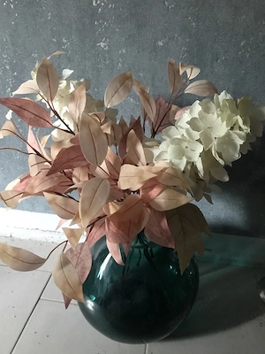 Vase mit Dekoblumen Ikea