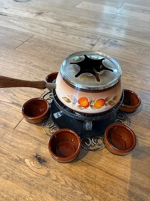 Fondue-Set mit Keramiktopf und Zubehör   komplett & gut erhalten