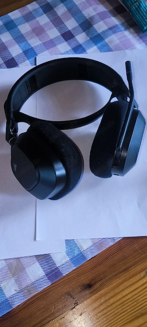 Corsair HS80 RGB Wireless Gaming Headset 