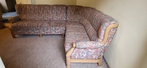 Gemütliche Eckcouch im Landhausstil   Hohe Rückenlehne, Echtholz-Details & top Sitzkomfort