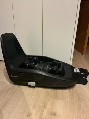 Maxi Cosi 2 Way Pearl Kindersitz mit pinken Überzug und 2 Way Fix Station 
