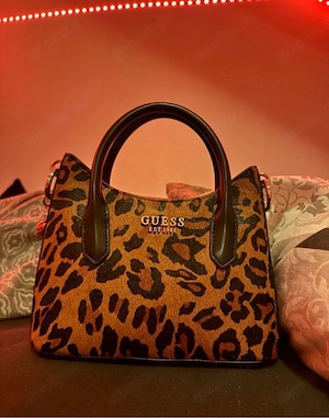 guess handtasche komplett neu
