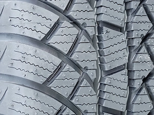 Winterreifen nagelneu 165  70 14 original. verpackt