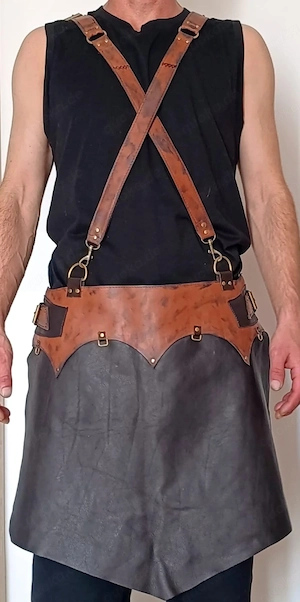 Handmade LARP Lederrock mit Schulterriemen   Fantasy   Endzeit