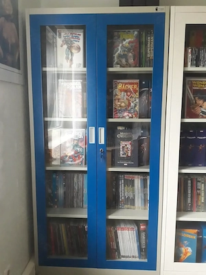 Metallschrank mit Glasvitrine Aktenschrank Büroschrank blau Neuwertig
