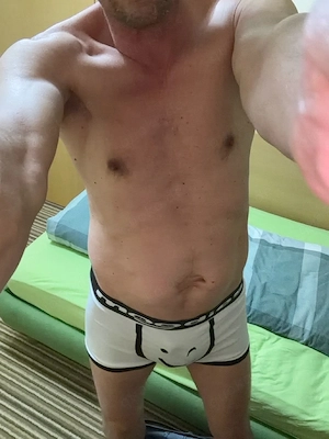 Heute ab 12Uhr ...Nacktputzer mit Riesenlatte 20x5 für die spontane Dame