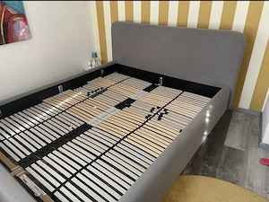 Hochwertiges Bett 160x200 + Lattenroste, ohne Matratze 