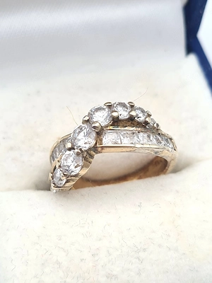 Eleganter Damenring 925 Silber Vergoldet mit Steinbesatz