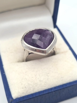 Eleganter Silberring 925 mit violettem Stein   Ringgröße 55