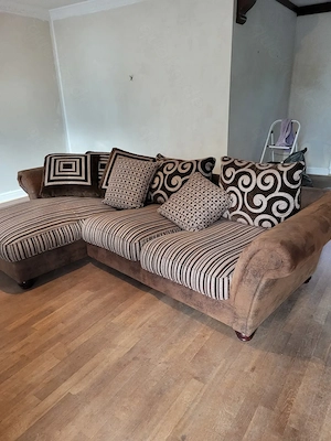 Großes Sofa zu verschenken