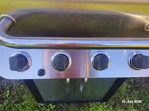 Gasgrill Charbroil mit 4 Brenner 