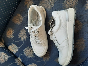 Weiße Damen Sport-Freizeitschuhe Oberm. echt Leder zu verkaufen