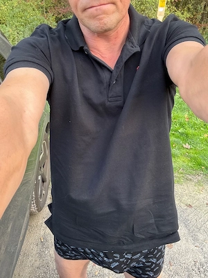Heute 1630Uhr am Pendlerparkplatz ...Nackter Kerl mit Riesenlatte 20x5 für die spontane Dame