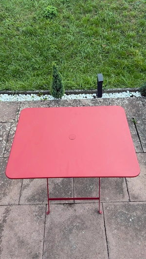 Fermob Bistro Tisch 77 x 57 cm in Chilirot