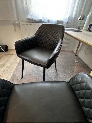 4 schwarze Polsterstühle mit Armlehnen   20   VB