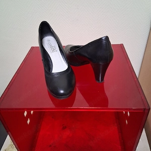schwarze SCHUHE  zu verkaufen