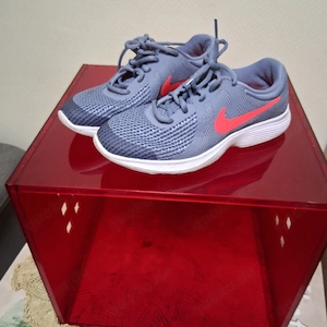 Neuwertige  Nikeschuhe