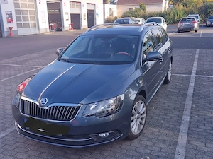 Skoda Superb4x4 DSG Panoramadach AHK Winterreifen usw.
