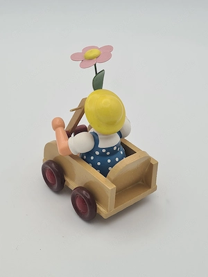 Unger Rothenkirchen Original Erzgebirge Holzfigur Kind im Wagen mit Blume