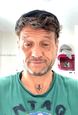 Er sucht Sie