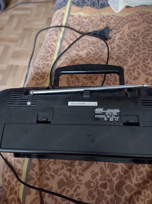 verkaufe ein kasstenradio 