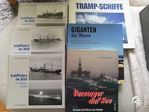 verschiedene Schifffahrts-Literatur über Versorger, Trampschiffe, Containerschiffe usw.