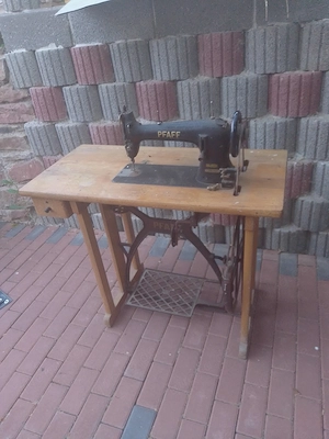 Alte Singer Nähmaschine 